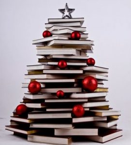originales-arboles-de-navidad-hechos-con-libros-9