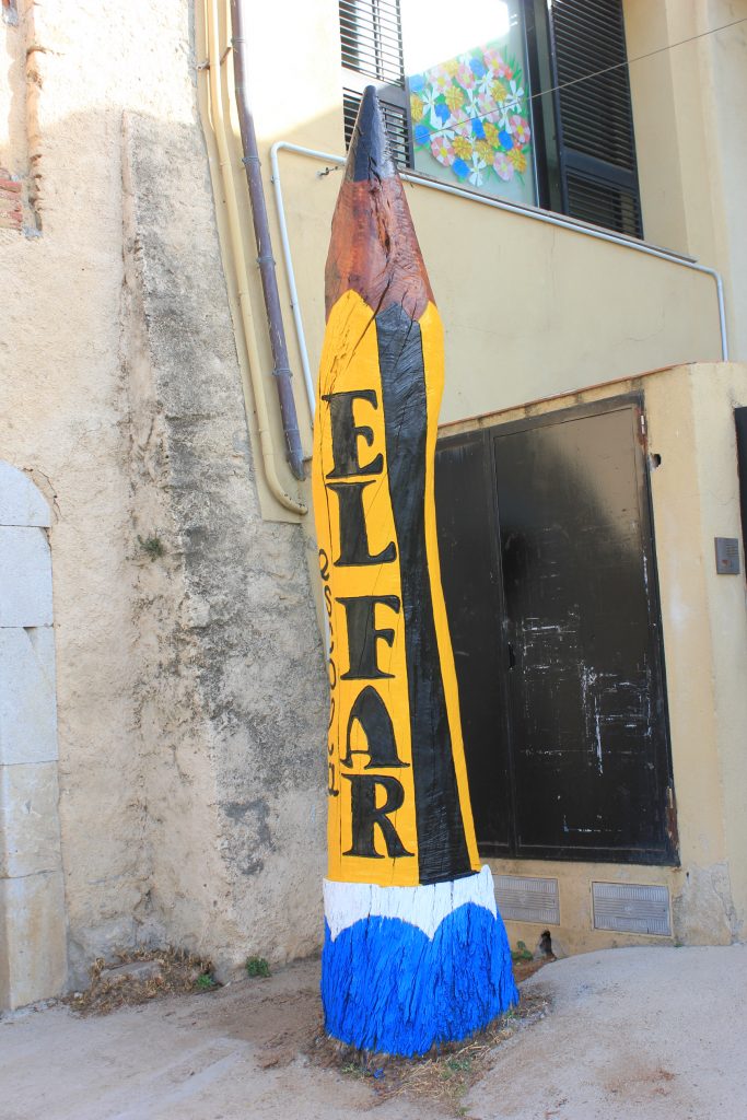 Tot fent punta al llapis.