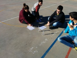 Alumnes estudiant l'efecte hivernacle