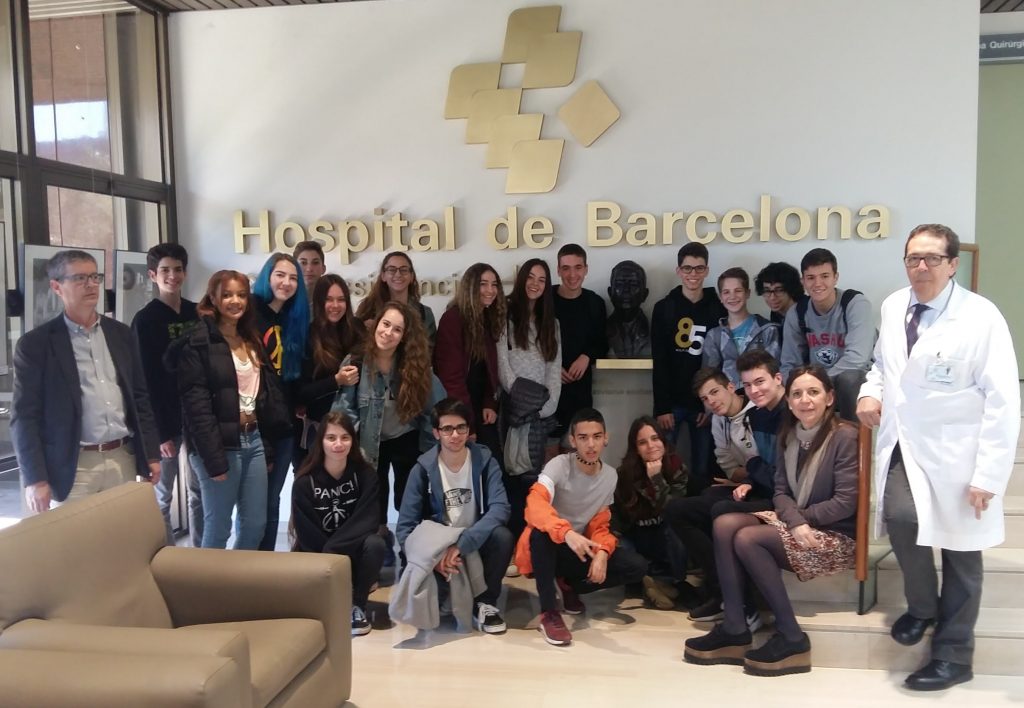 Dintre de l'estudi del moviment cooperativista, l'alumnat d'economia de 4t d'ESO ha visitat l'Hospital de Barcelona - SCIAS