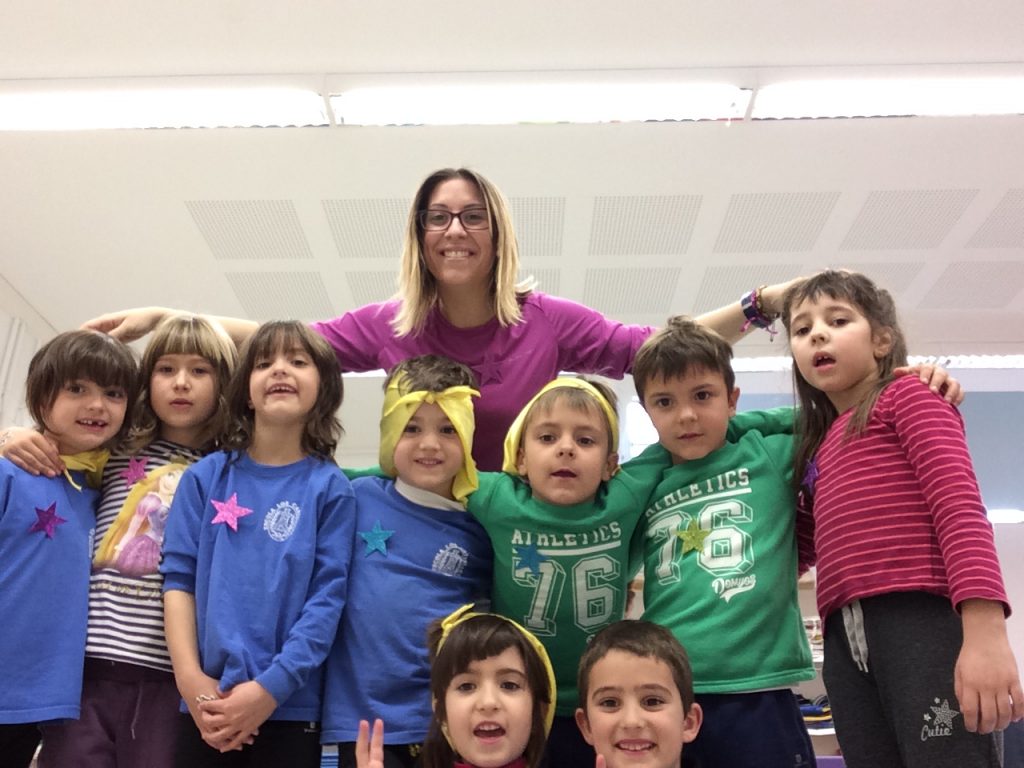 Tots junts amb una part del tresor enganxada a la samarreta. Bona feina pirates!