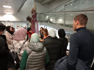 Visita del CFA Gavà a la Biblioteca Josep Soler Vidal