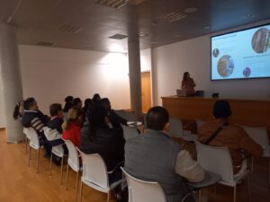 Visita del CFA Gavà a la Biblioteca Josep Soler Vidal