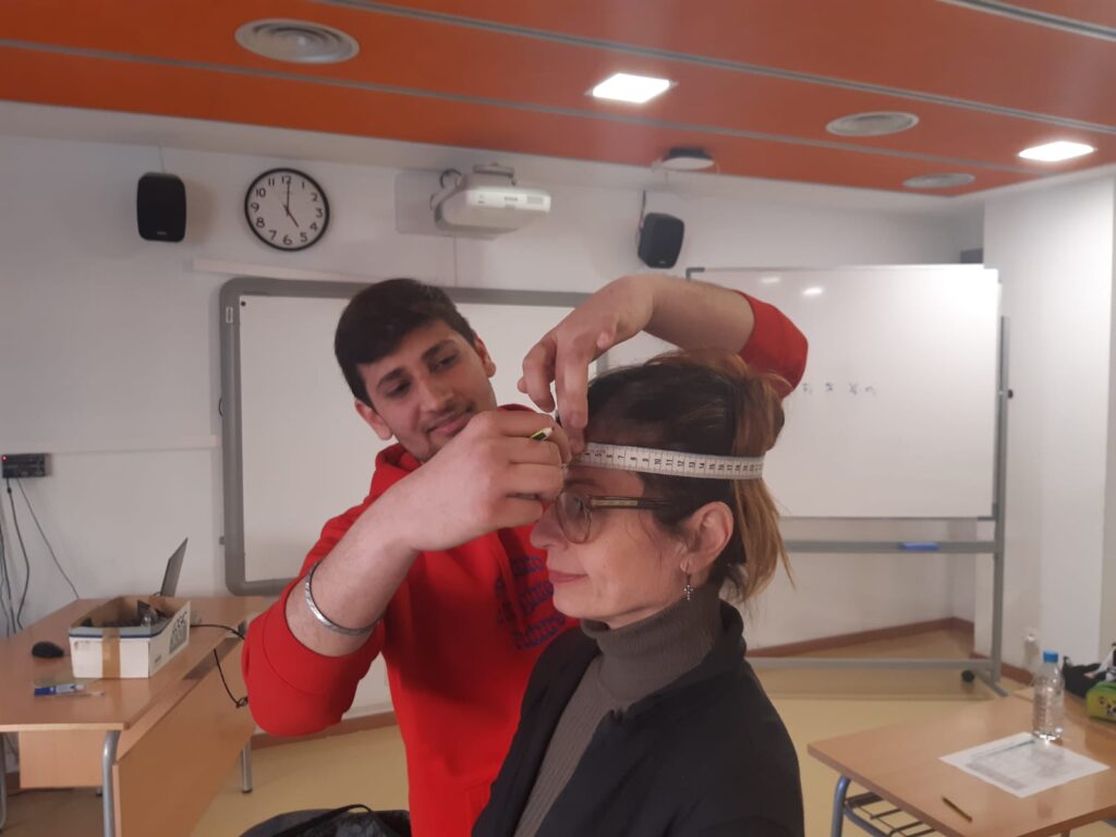 Alumnes del GES 2 del CFA Gavà i mesures estadístiques