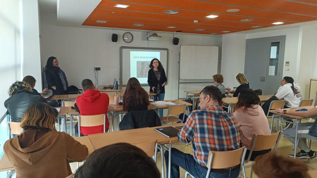 Parlen les refugiades al CFA Gavà