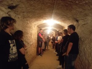 Alumnes del GES al refugi antiaeri de Gavà