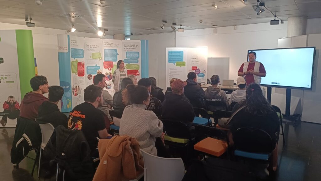 Xerrada de l'exposició Controles? a la Biblioteca Josep Soler Vidal