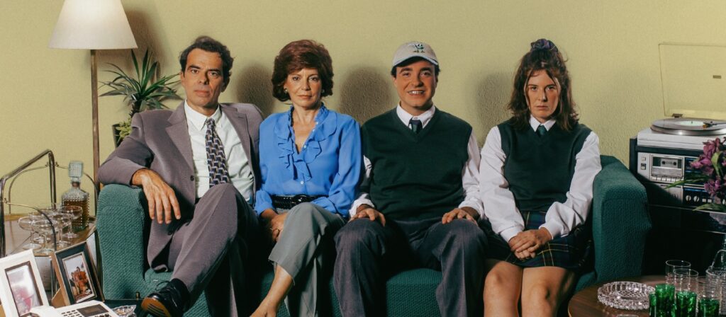 Banner: obra de teatre Love, love, love