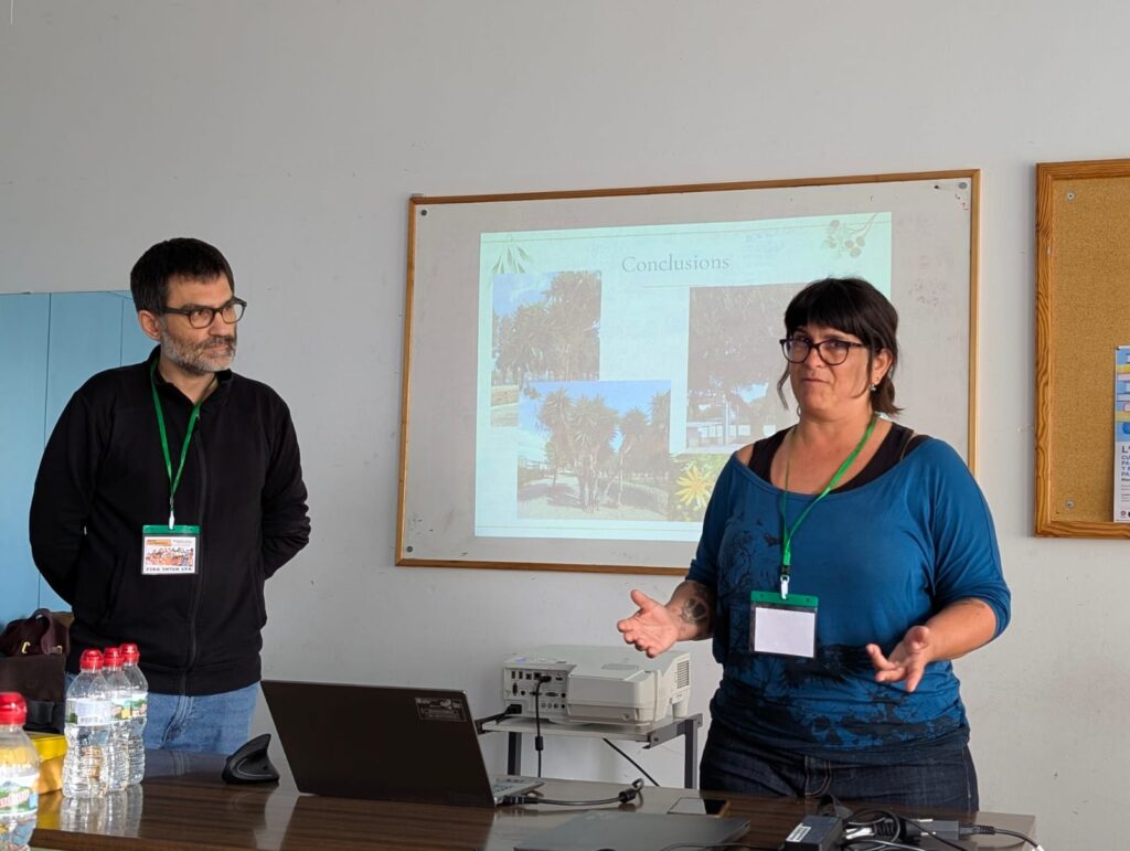 Óscar i Sílvia presenten l'activitat del CFA Gavà a la Fira Intercentres