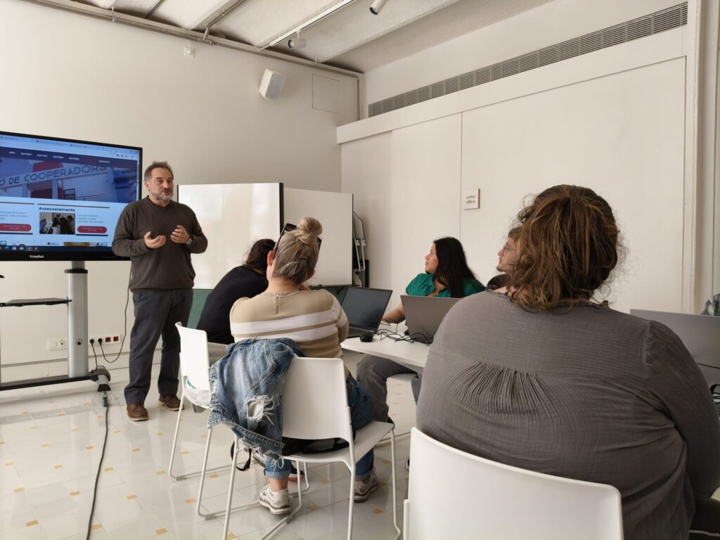 Claudio explicant IA a la Unió de Cooperadors al CFA Gavà