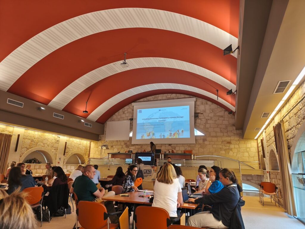 Dia de feina a Khània