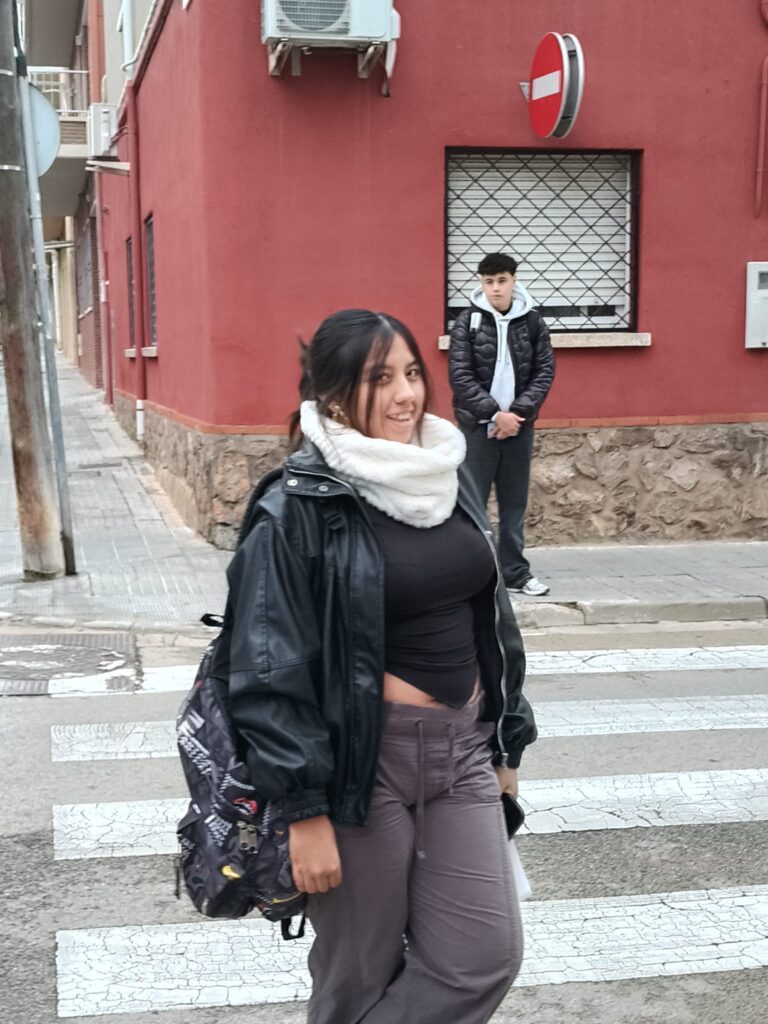 Alumnat del CFA Gavà a la ruta literària pels carrers de Gavà