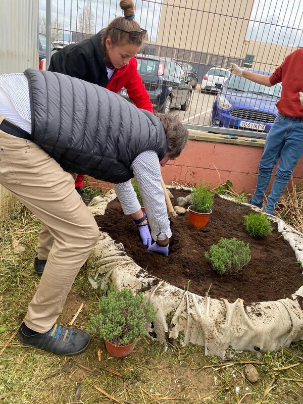 904fc672-57b0-40a1-819c-ac32687686f9