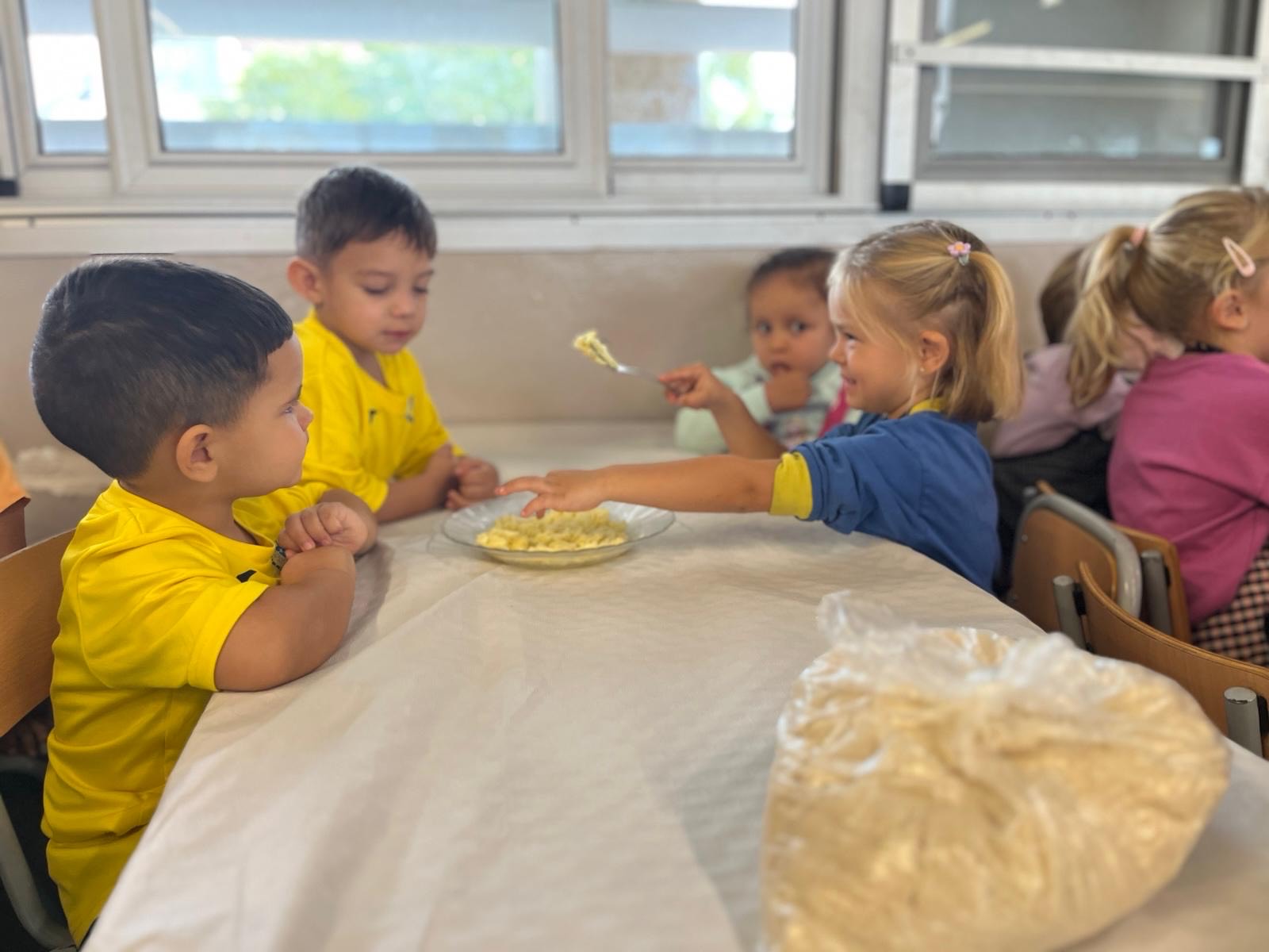 bd4ff032-33d1-476f-8d8f-14e6faeffa57