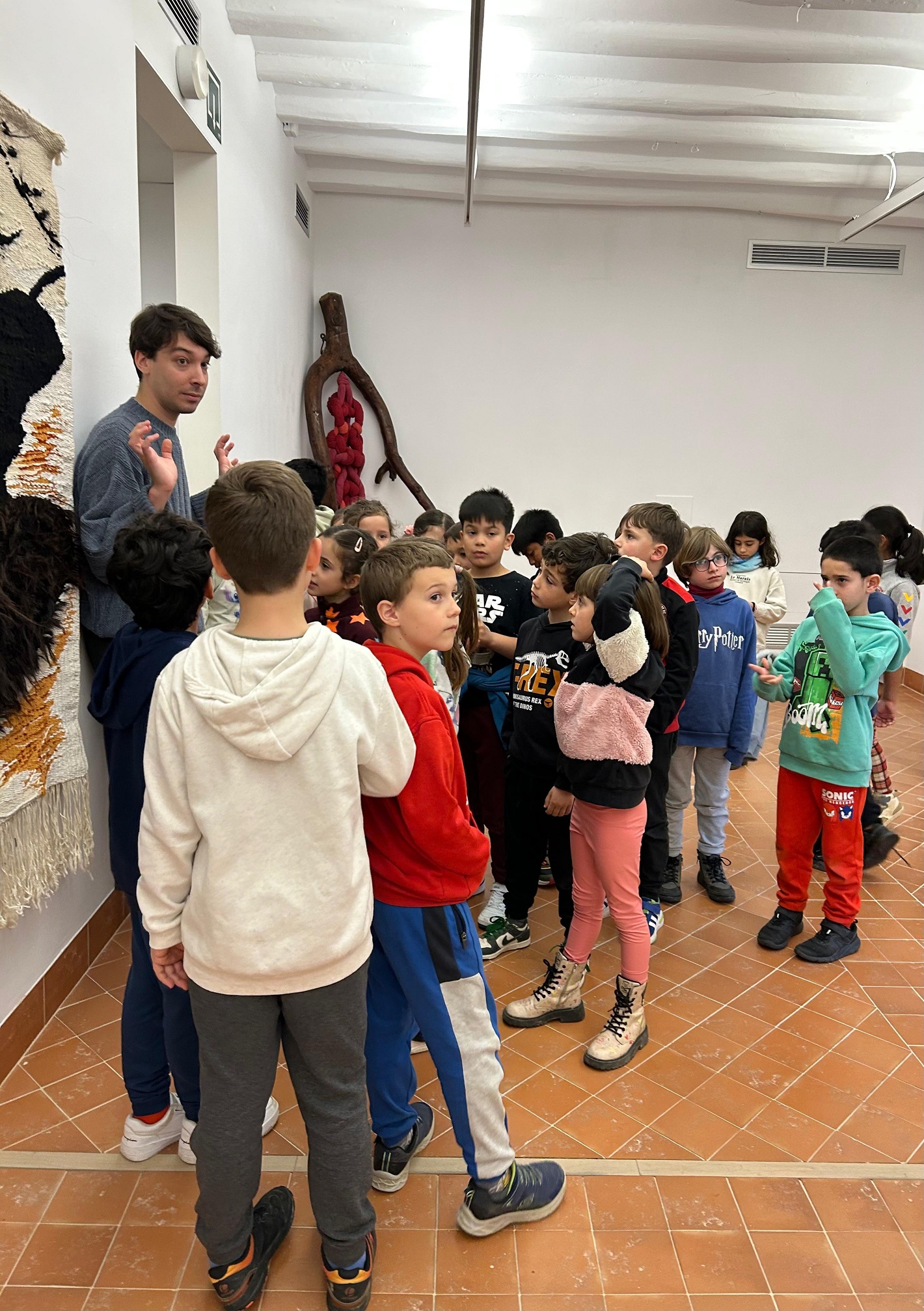 PHOTO-2025-03-20-20-35-33 RED