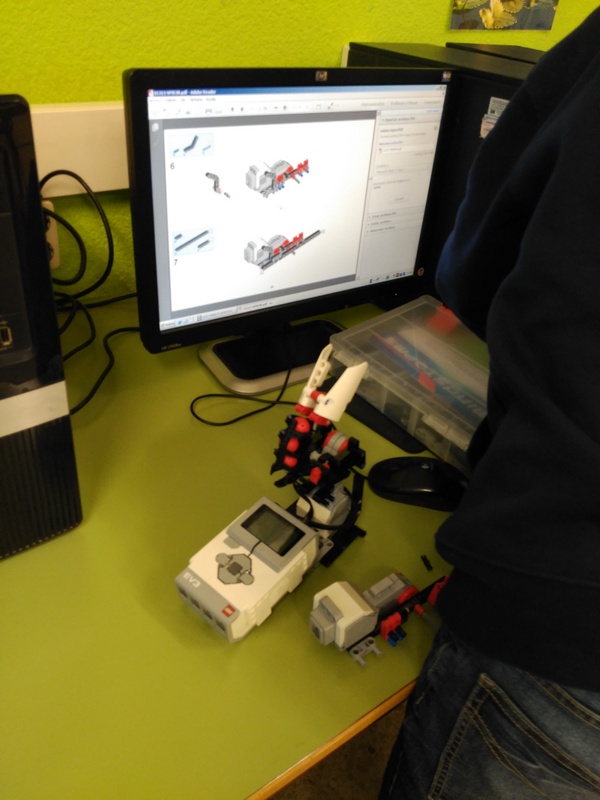 LegoRobot2015-12-030 (6)