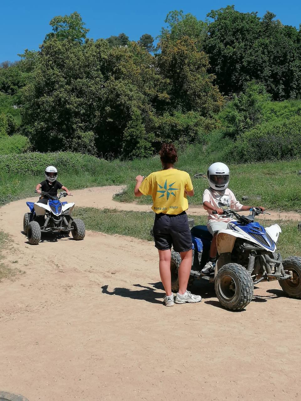 photo_5904370144463932398_y