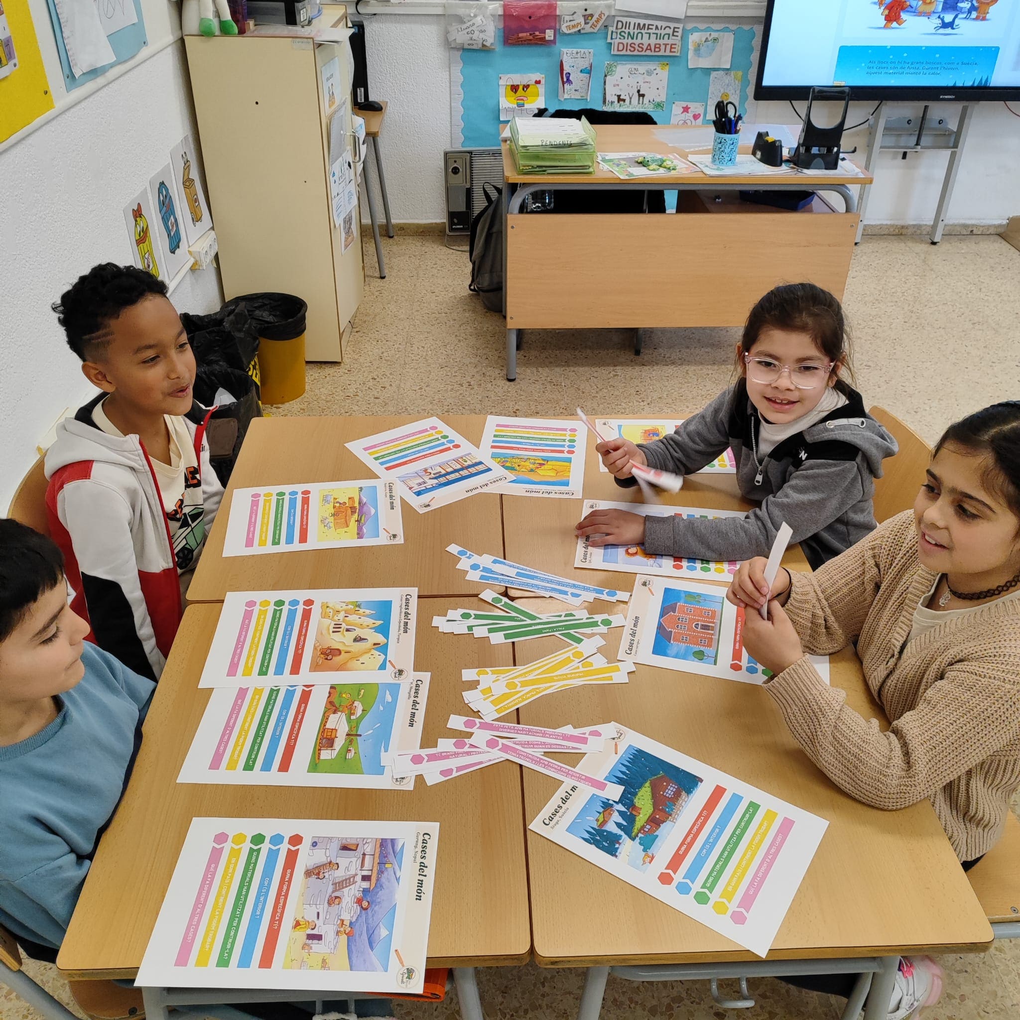 Cases del món - Jocs de frases