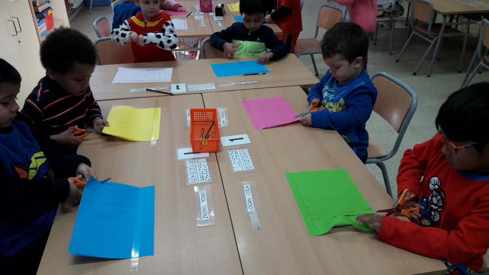 Grafisme creatiu falldiletes de colors (2)