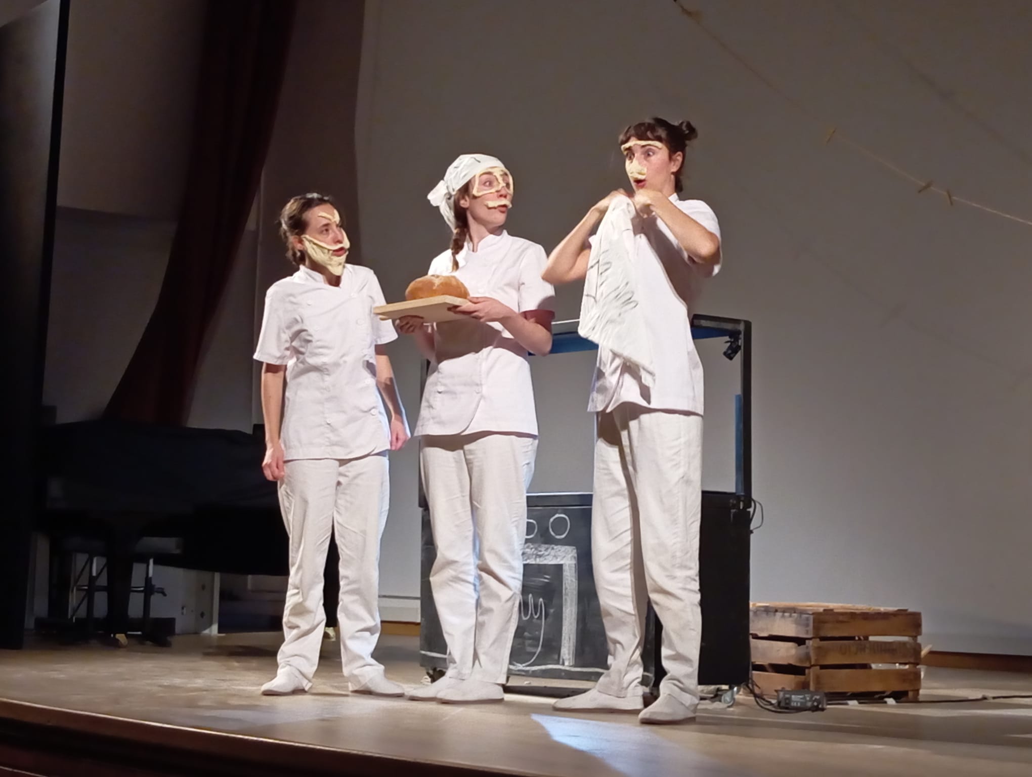 d8887dac-21e3-4174-9d8f-a0510ede83b4