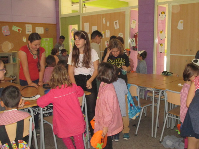 'Here you are.' 'Thank you.'