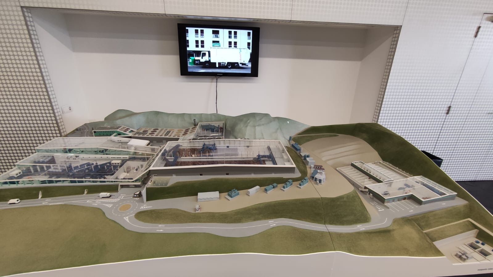 8c52e4d3-59f0-42bd-9e93-f14c1a27fe02