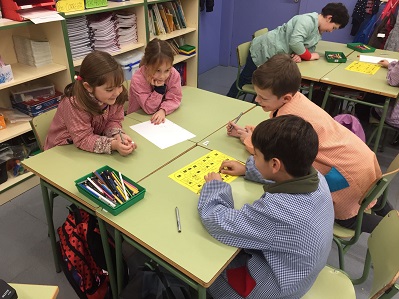 Jugant aprenem a escriure