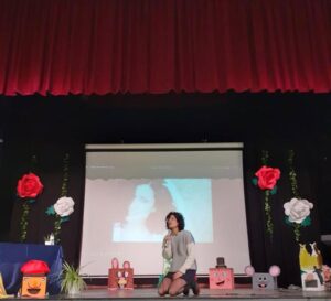 Elena Gadel ens canta