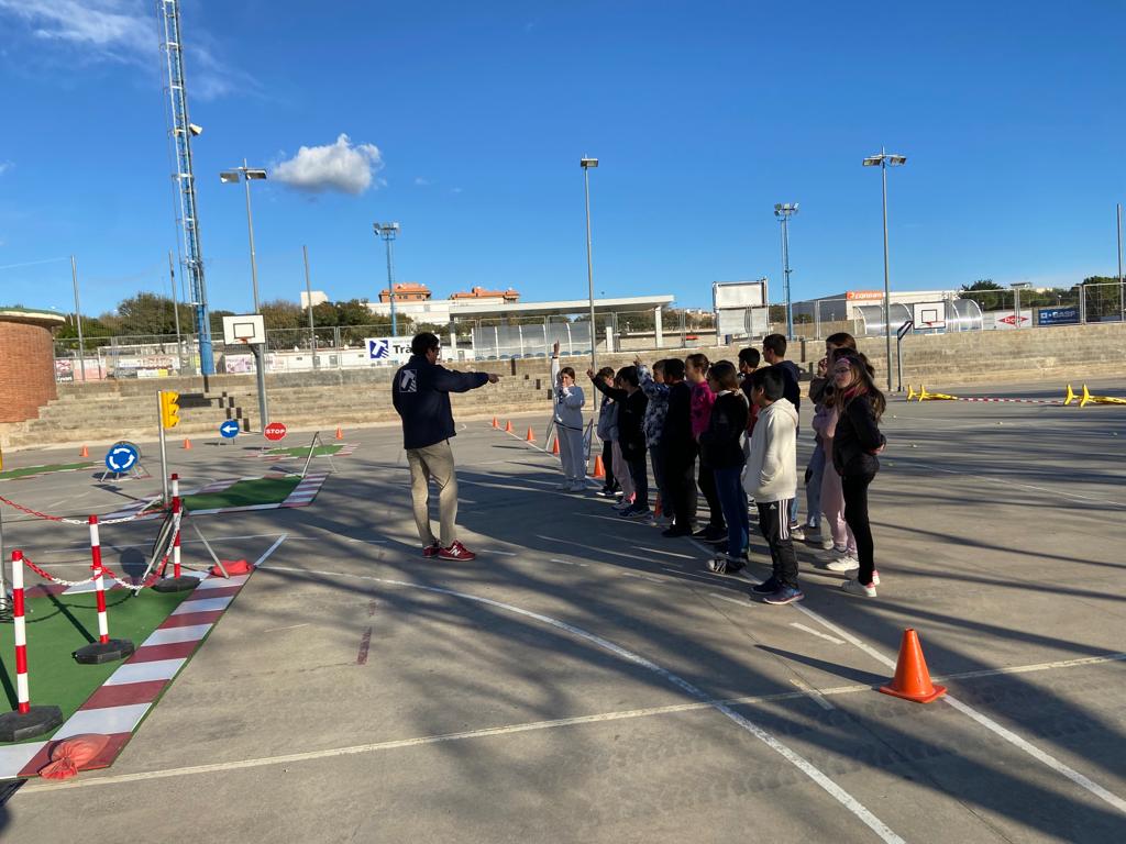 28046490-2323-40f5-be8e-5fb2c7d6bb3d