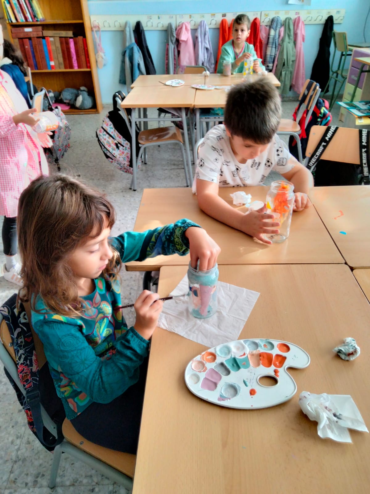 d7085651-aea8-48cf-9808-263ab0e4e182