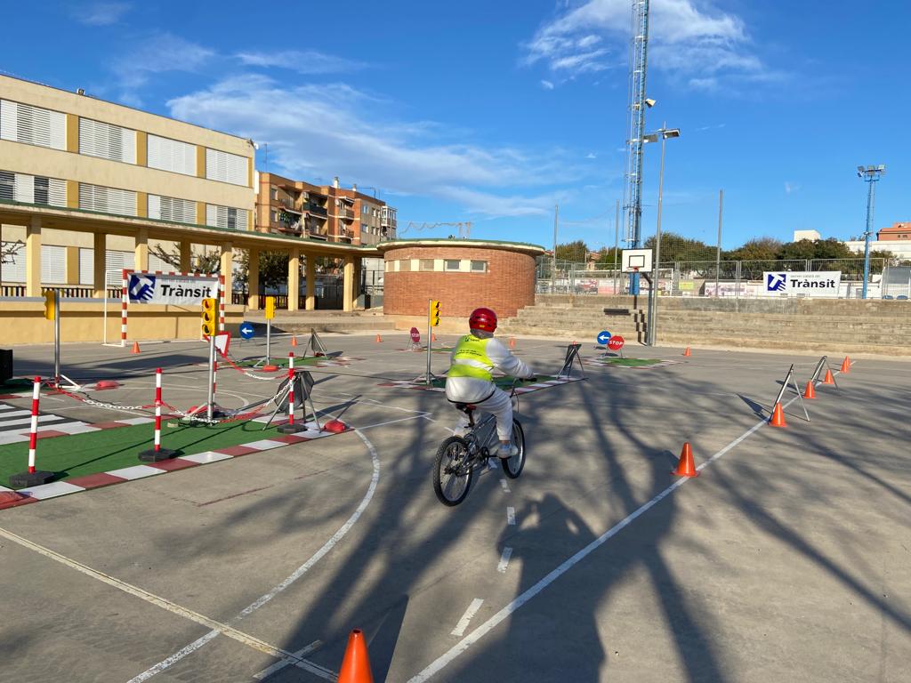 fdb4b093-aecc-48a0-a7dd-32a45539cfd2