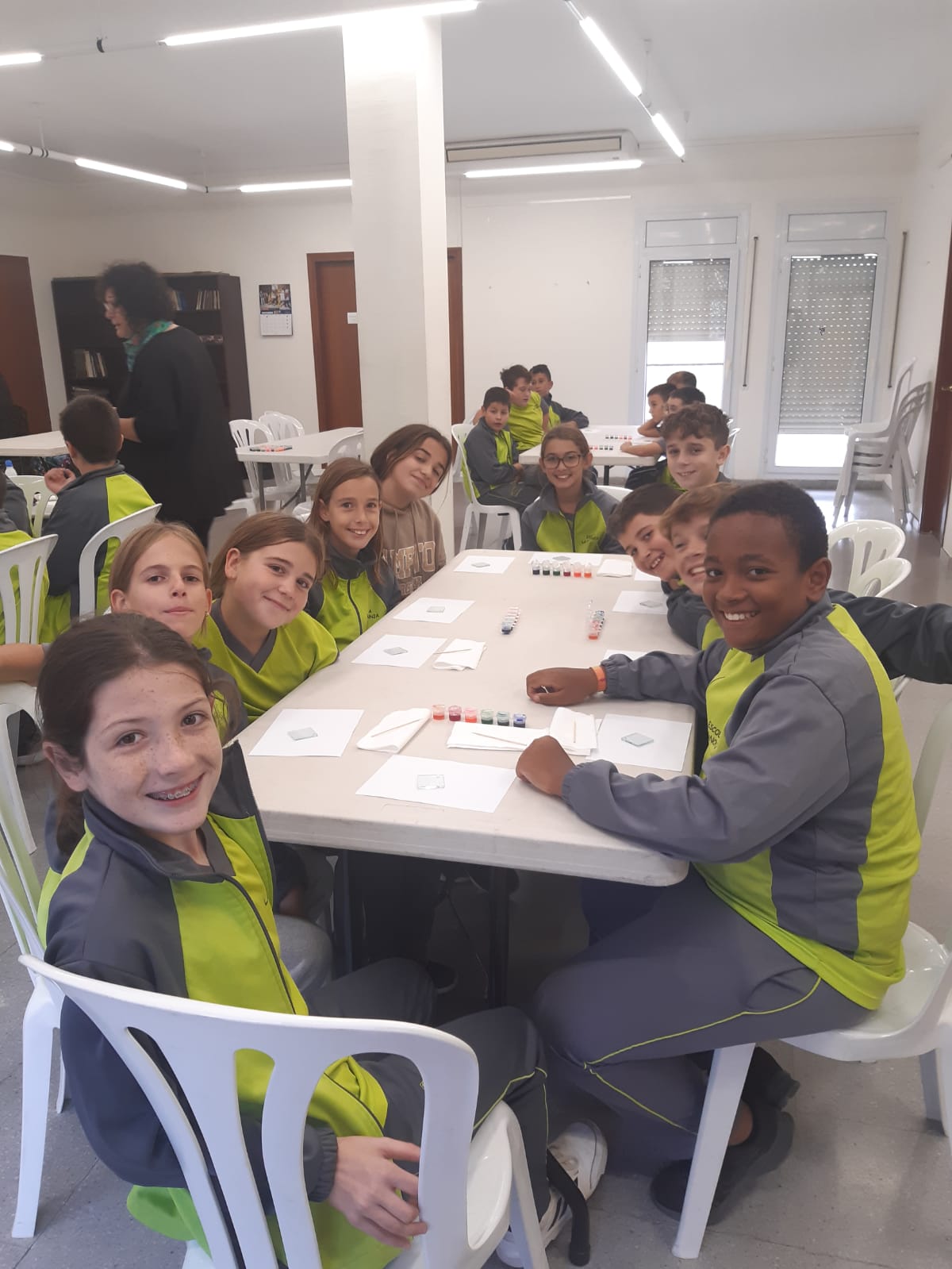 ffb8eead-f3e8-415f-aa52-4db50d182552