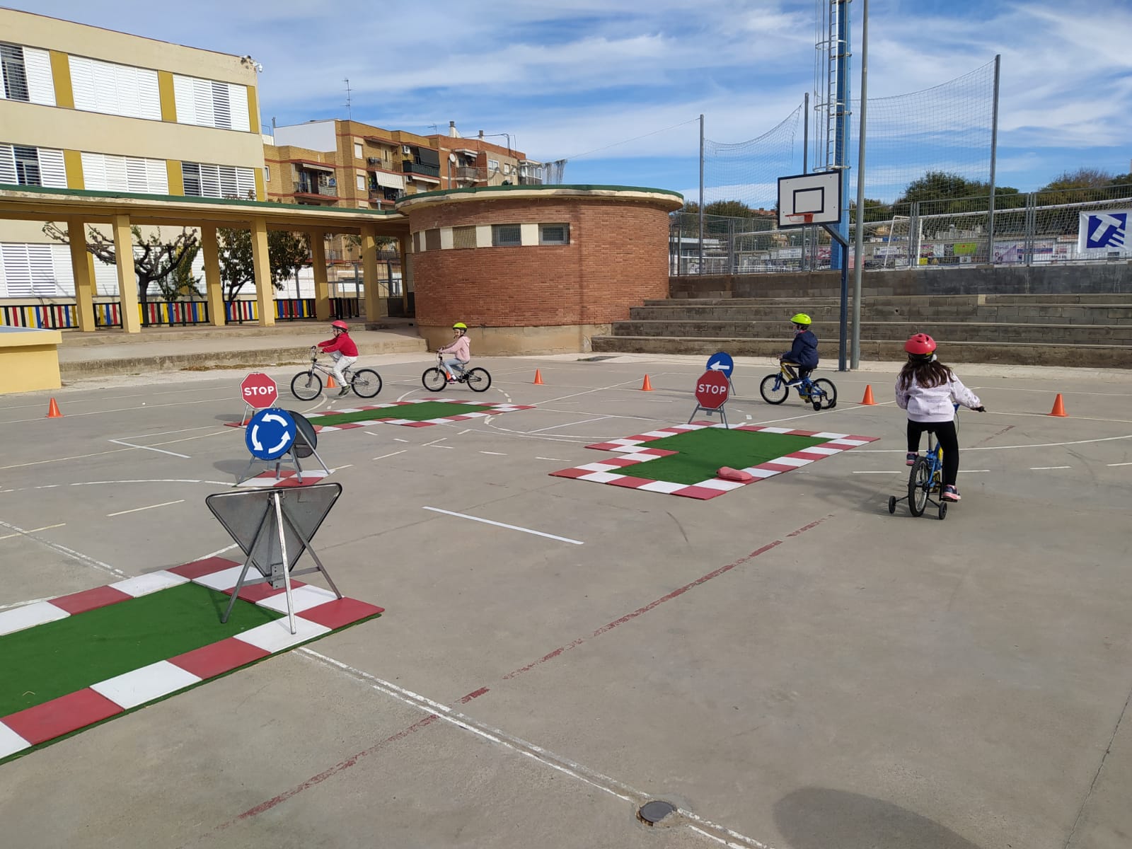 2f140da2-3f29-4349-a528-8e72744b7d8e