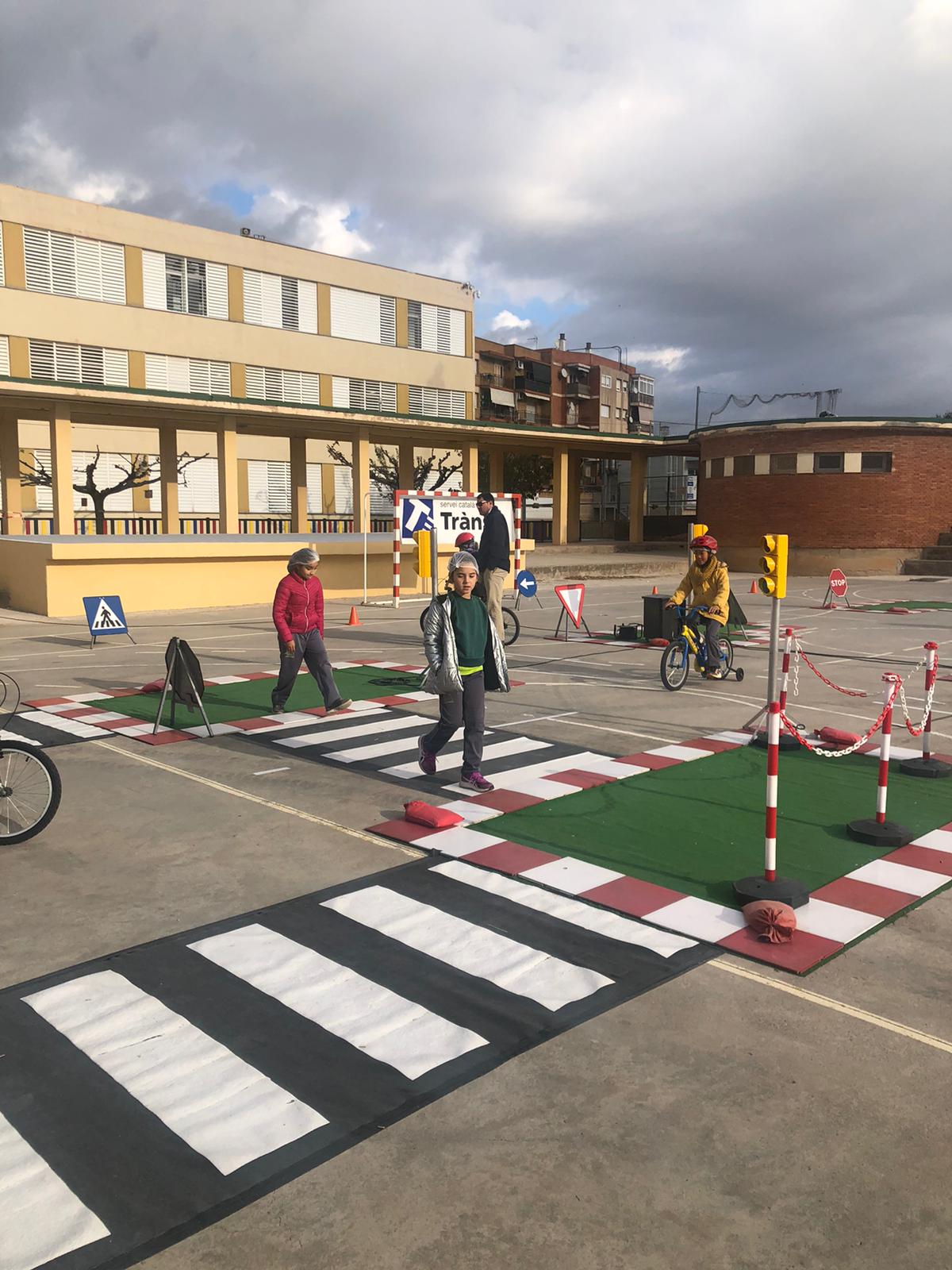 6b77a7c4-f13f-4b2a-b103-0d7b94ac9492