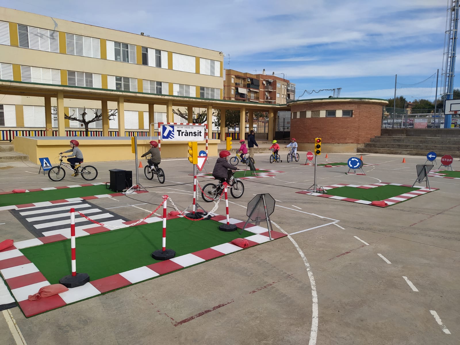 7d2fd90d-ab58-4922-a008-f1318bb05459