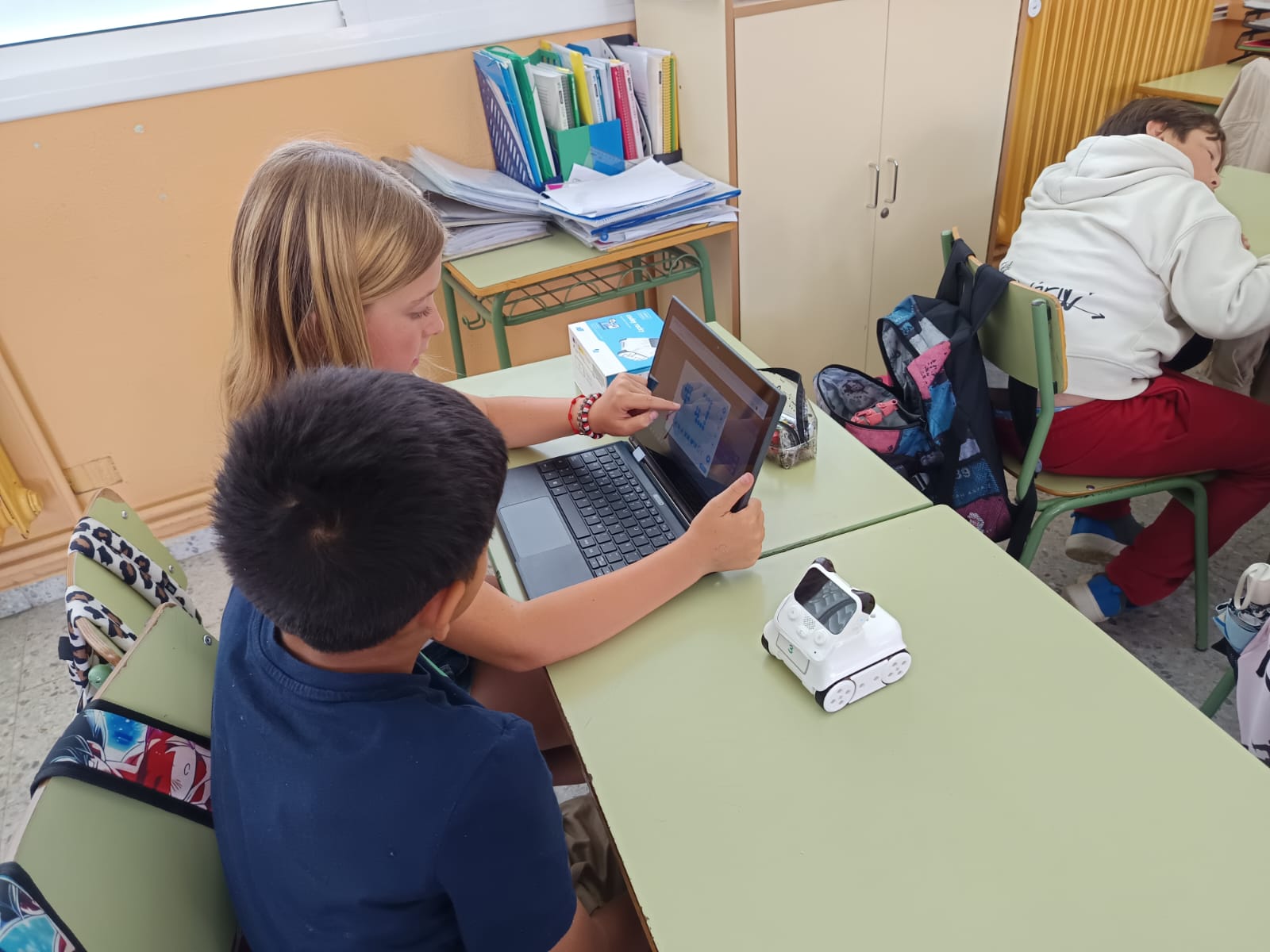 WhatsApp Image 2025-05-20 at 09.13.44 (2)