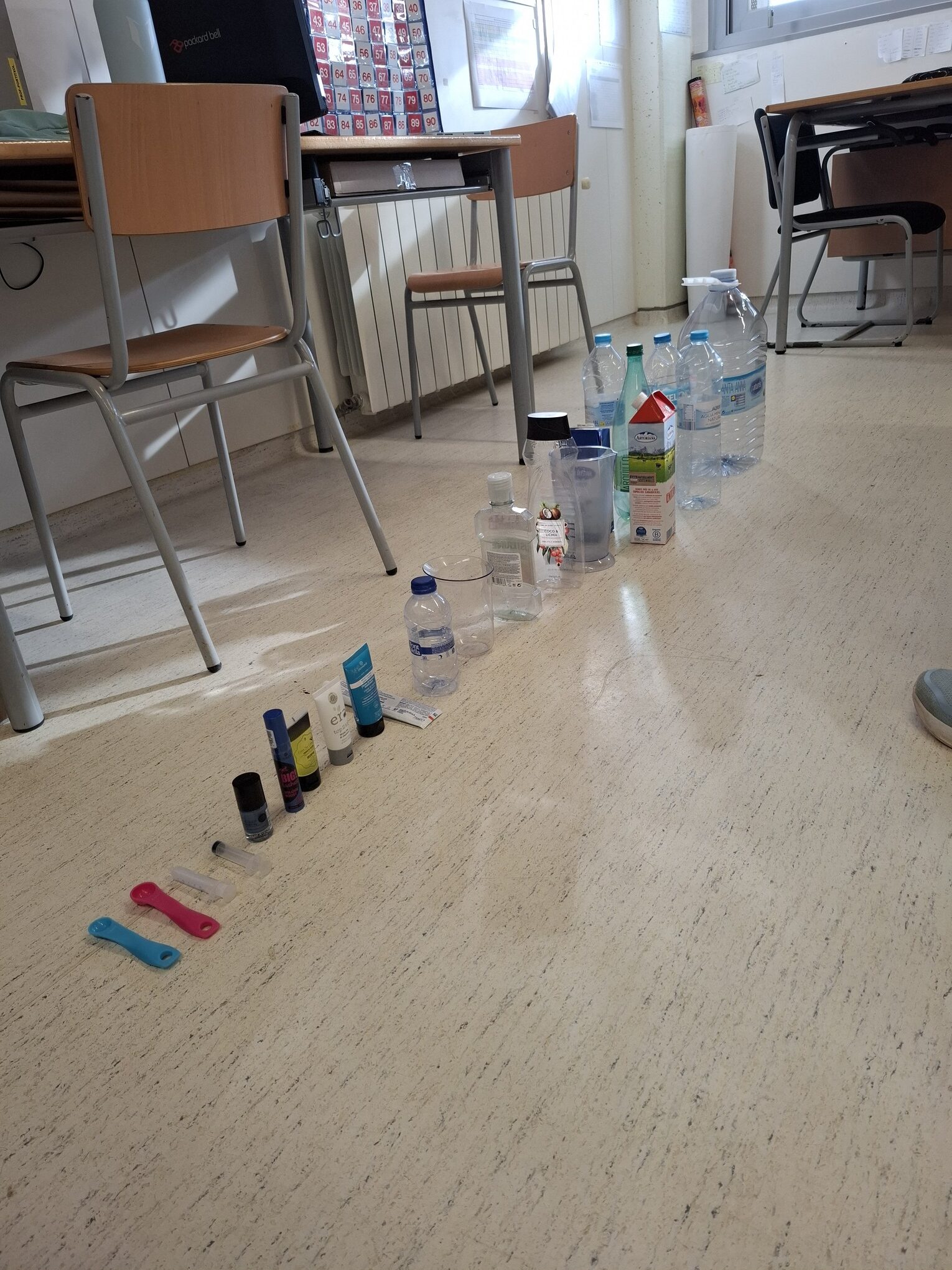 Hem ordenat recipients de diferents mides segons la seva capacitat.