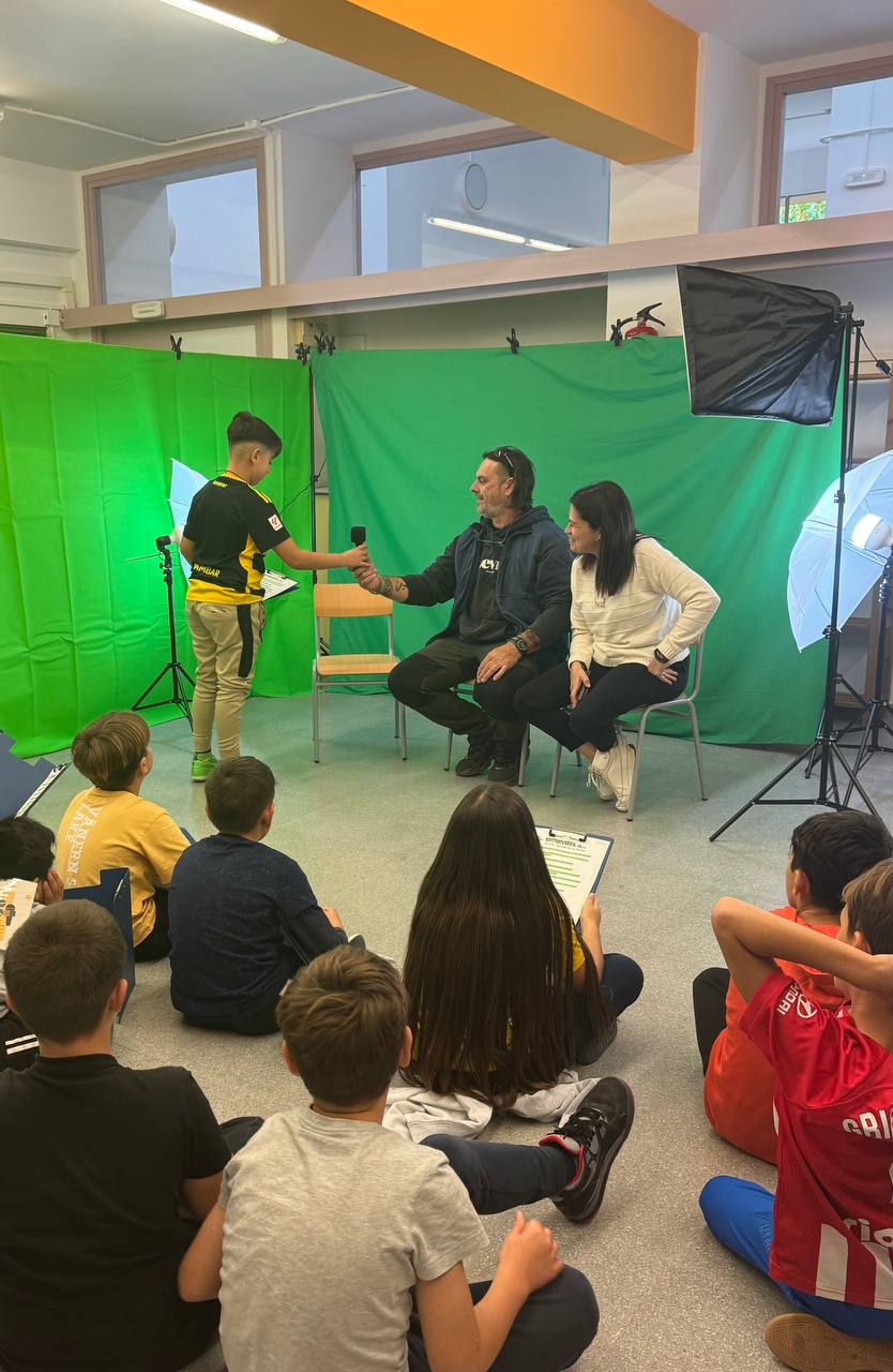 photo_5911064752937878807_y