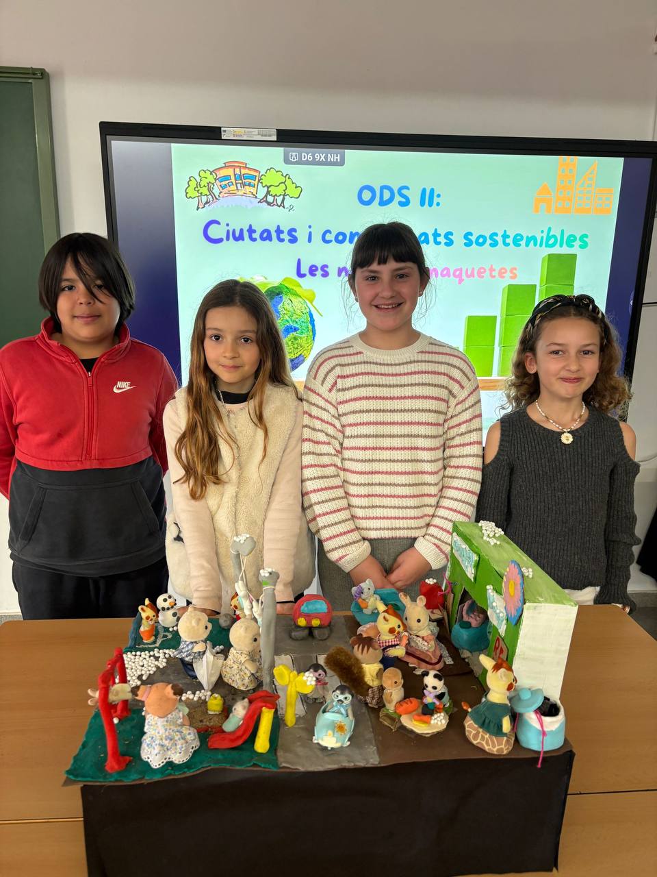 photo_5877420994211811181_y