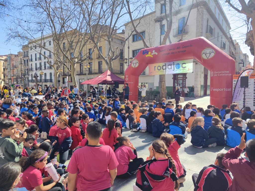Rodajoc Figueres: Jornada lúdica de jocs d'arreu del món