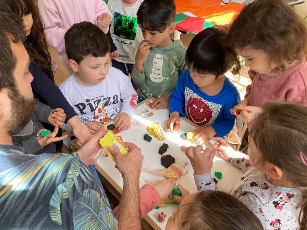 db4daabd-b1c0-43ae-8b4c-529c3925d52c