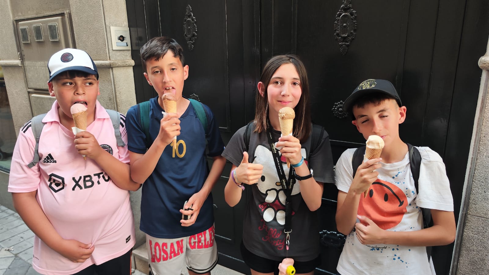 WhatsApp Image 2025-06-06 at 21.07.08 (2)