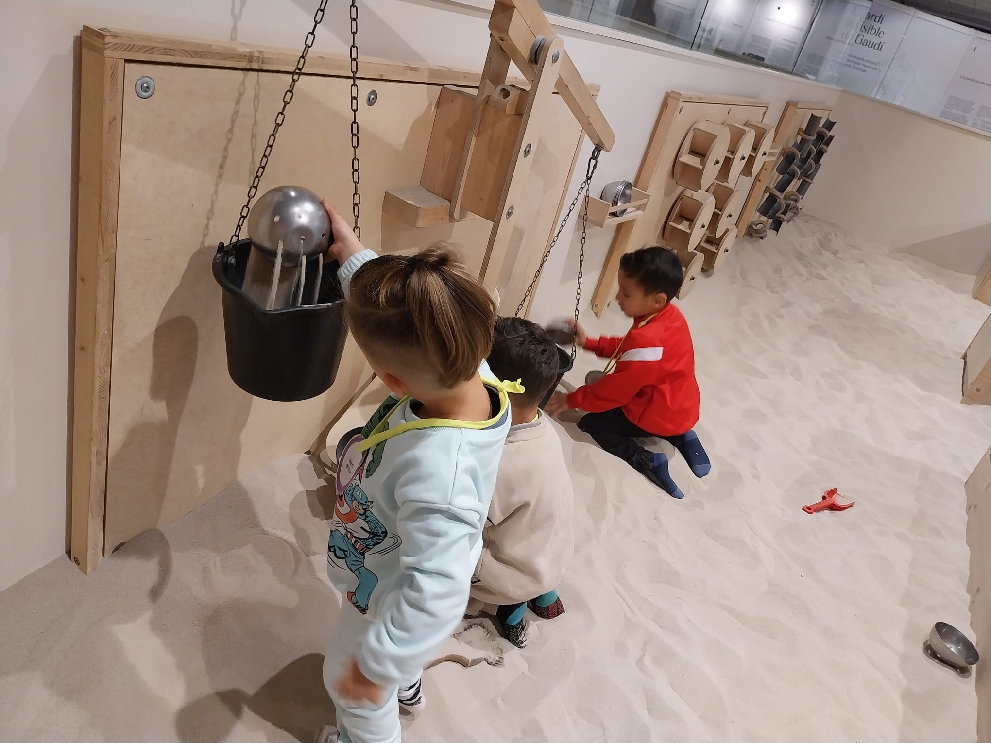 b9885841-2a18-47b1-8de3-cbc25c966635