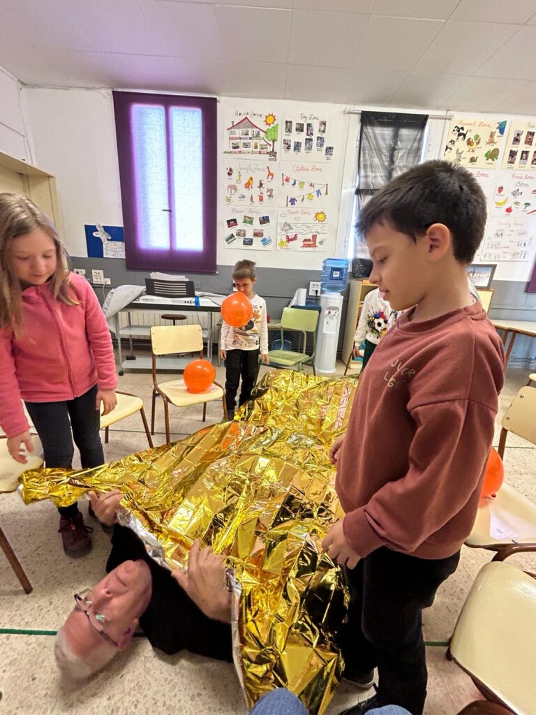 Descobreix les activitats complementàries al llançament del globus sonda a les escoles de la nostra ZER a través d’aquest recull fotogràfic.