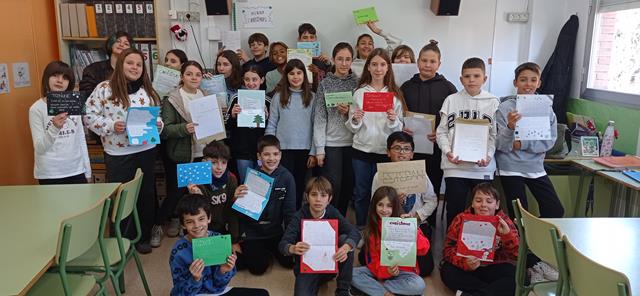 1702986558348 (Copy)