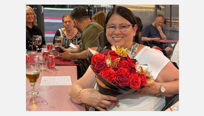 Lliurament de records i flors a la nostra directora.