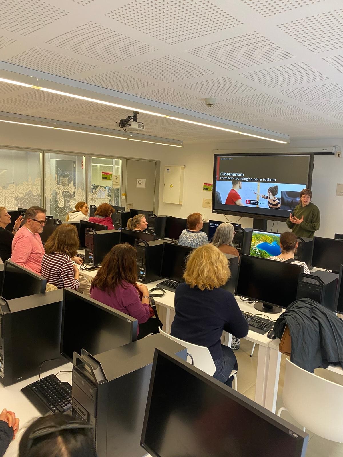 dc079ef7-0e28-42c3-a4a0-64cd23171c74