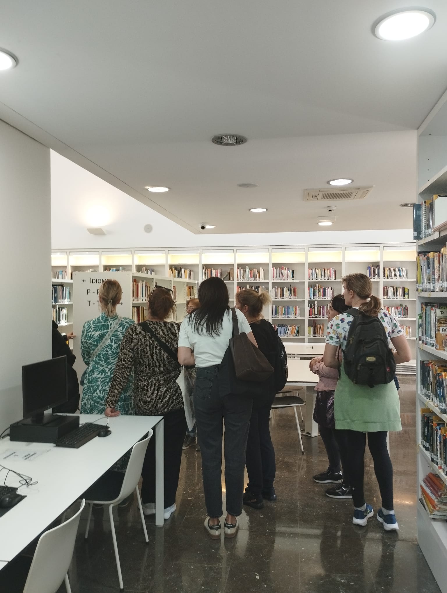 visita Biblioteca Pere Anguera (1)