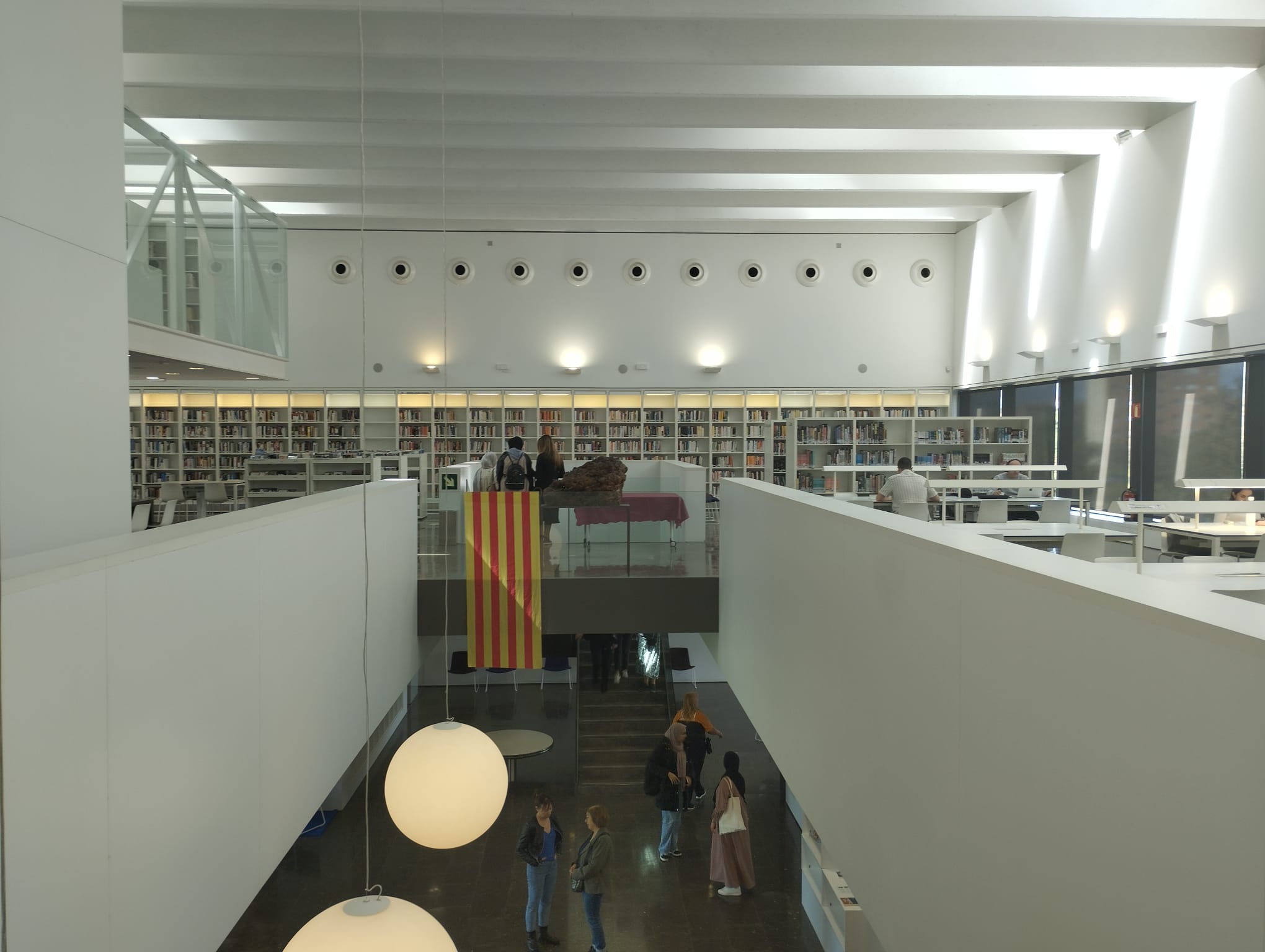visita Biblioteca Pere Anguera (5)