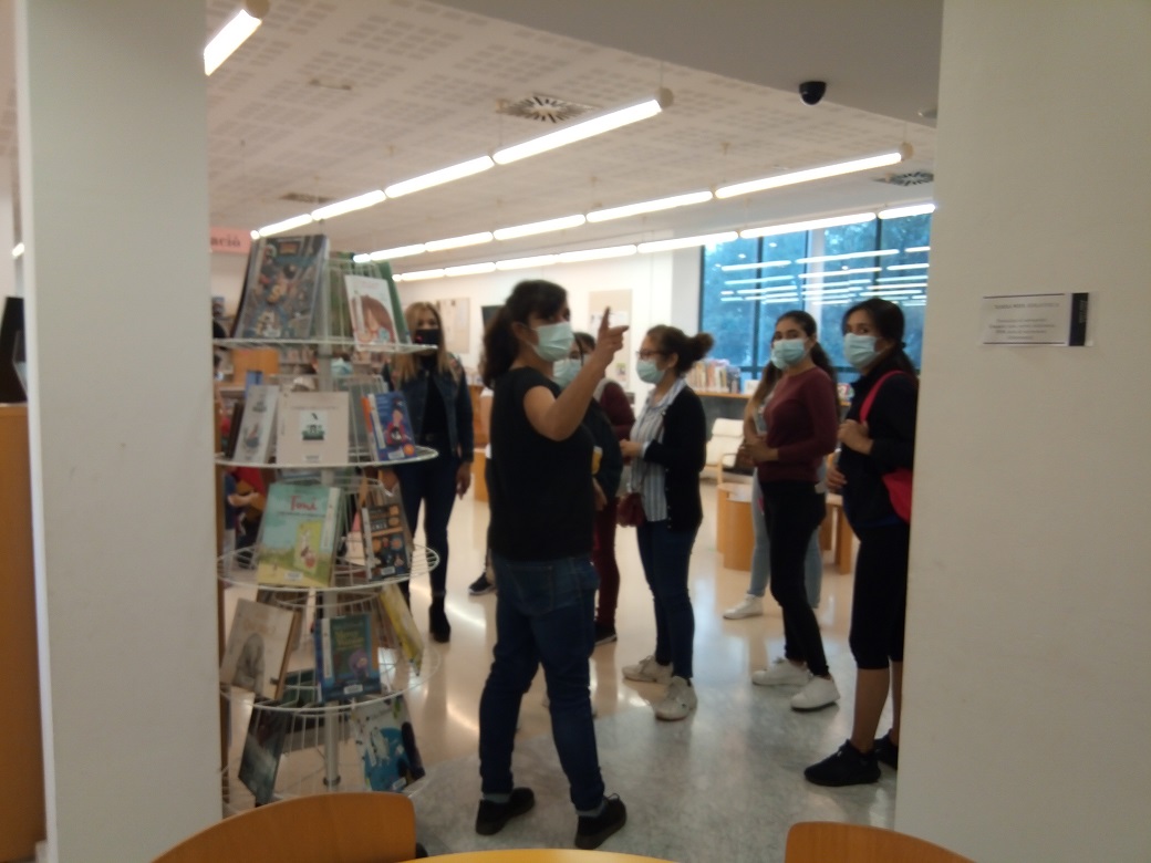 Visitem la biblioteca Josep Janés